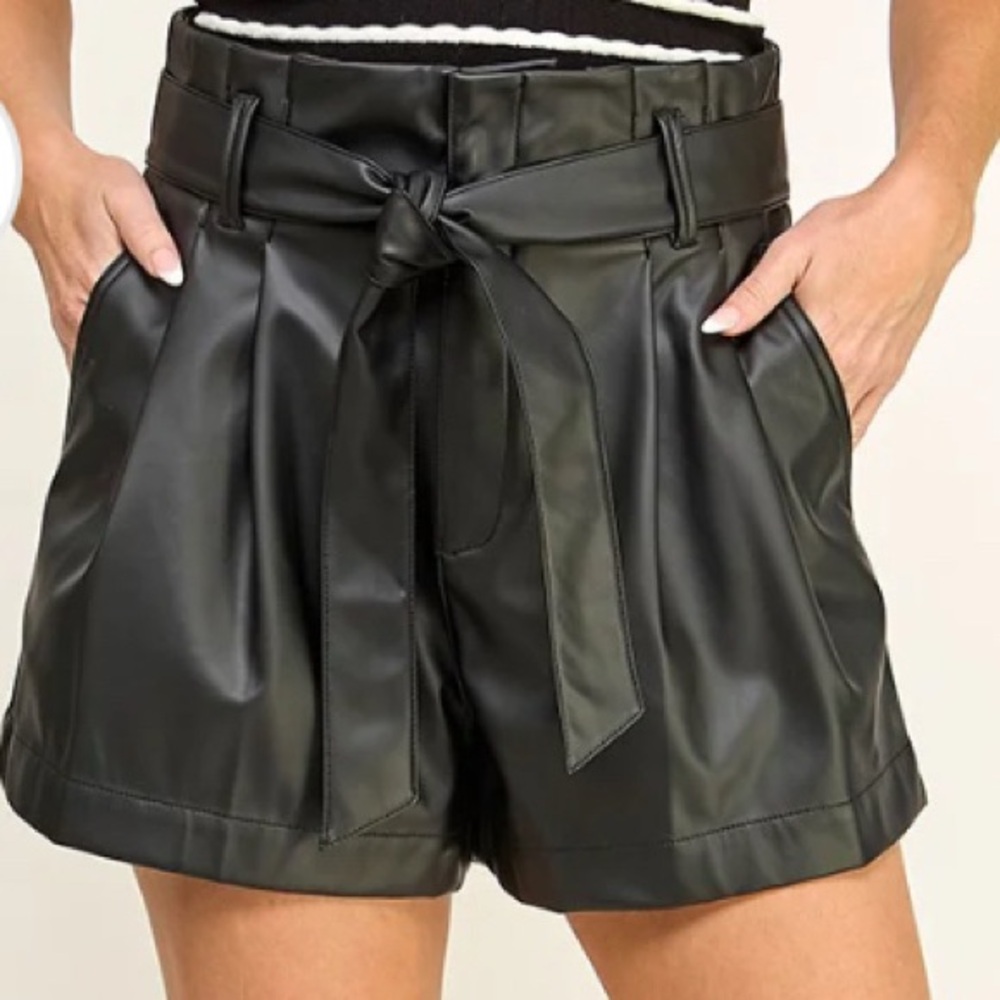 NWT Women's Black Faux Leather Shorts sz M